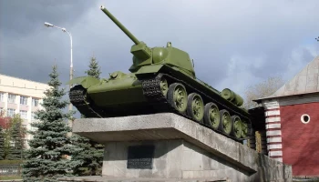 Памятник танку Т-34 3