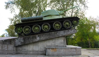 Памятник танку Т-34 2